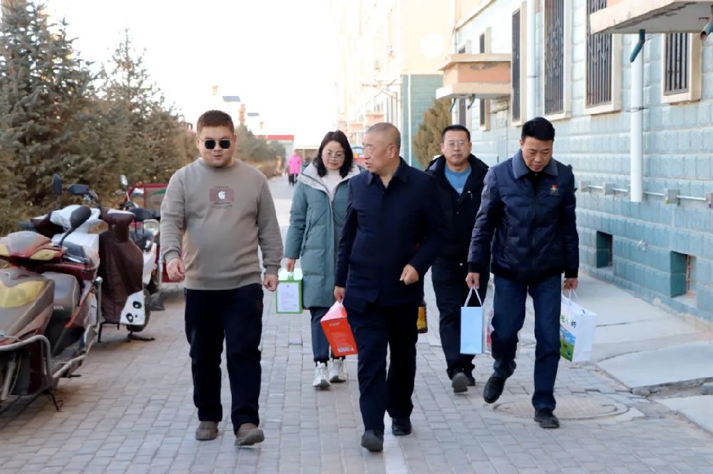 走訪慰問送溫情，歲寒情深暖人心——前進集團董事長馬志祥節(jié)前走訪慰問老員工及員工親屬