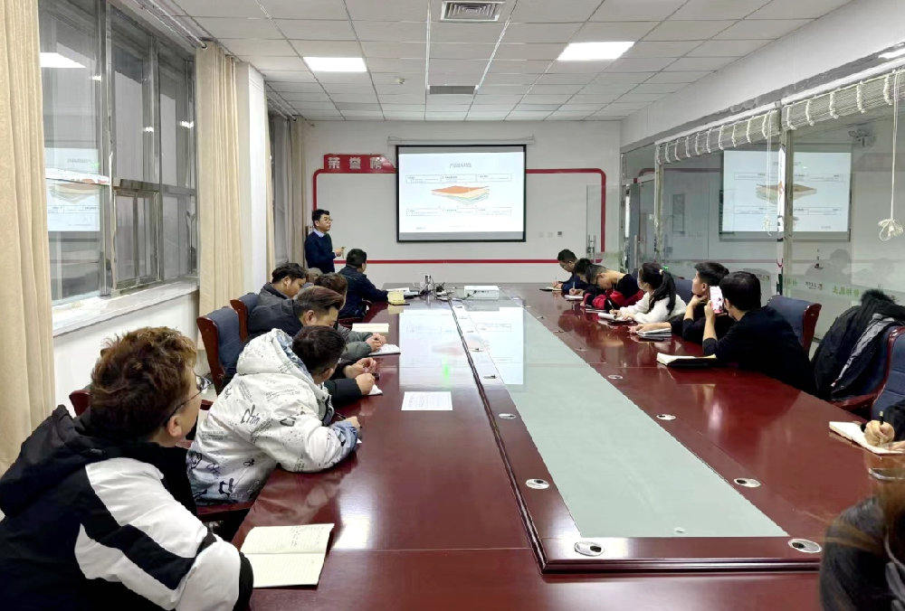 甘肅傳祁乳業(yè)采購(gòu)部邀請(qǐng)內(nèi)包材廠(chǎng)家開(kāi)展技術(shù)培訓(xùn)