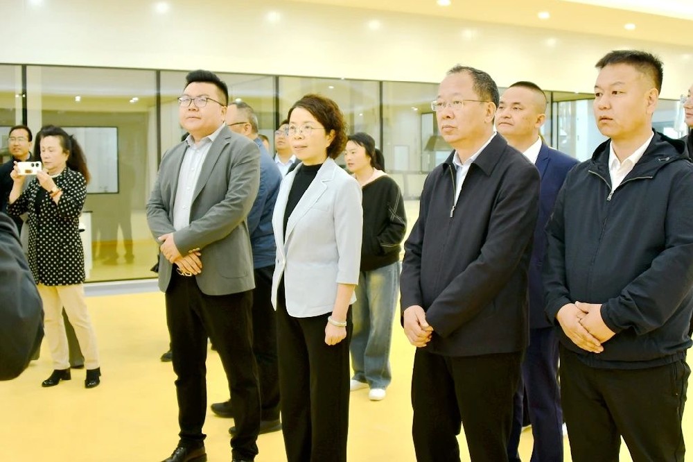 蘭州市人大常委會副主任張兆禎一行到甘肅前進集團傳祁甘味乳業(yè)調(diào)研視察