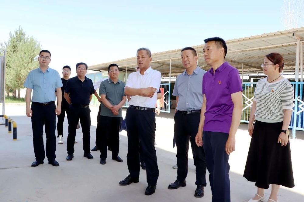 市委社會(huì)工作部部長(zhǎng)、市委非公經(jīng)濟(jì)組織和社會(huì)組織工委書(shū)記劉永君到甘肅前進(jìn)集團(tuán)調(diào)研