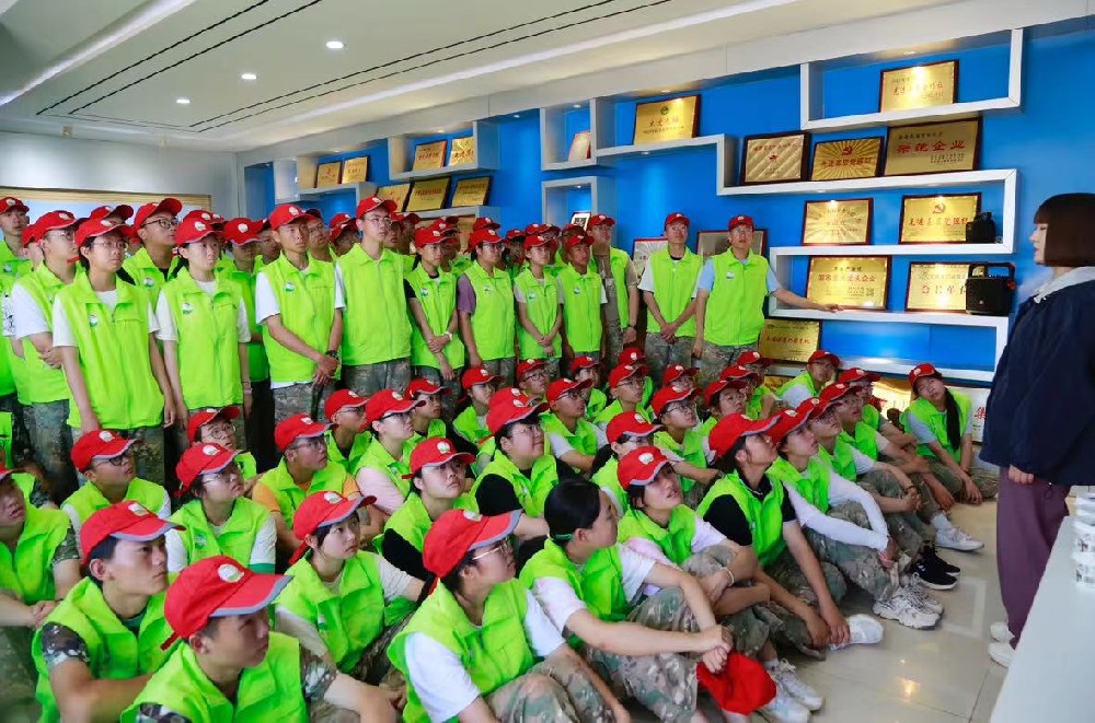 認識前進，收獲成長——張掖二中組織高一學生參加前進集團石崗墩牧場研學活動