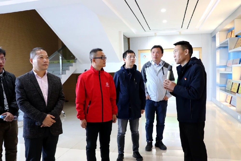 省政協(xié)駐澳門(mén)委員到甘肅前進(jìn)集團(tuán)調(diào)研