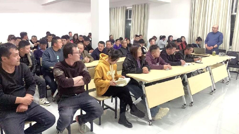 甘肅前進(jìn)牧業(yè)燕塘傳祁牧場(chǎng)開展安全培訓(xùn)