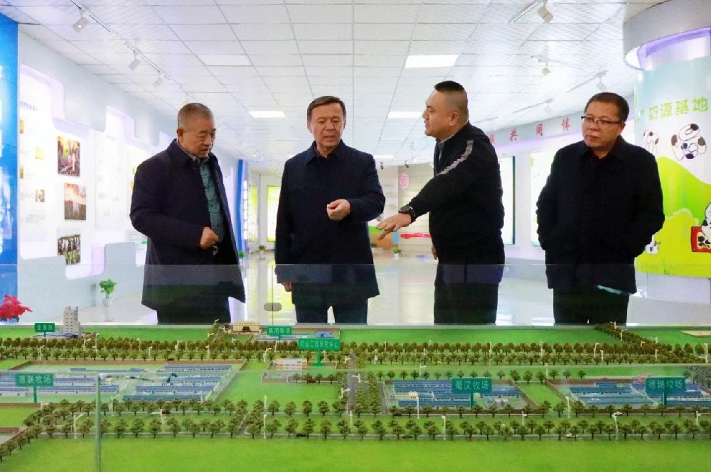 市委副書記、代理市長葉爾波力·孜汗到甘肅前進集團調(diào)研