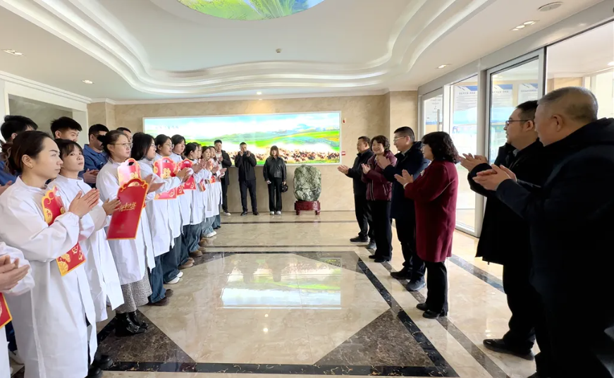 省總工會副主席白鑫到甘肅前進集團傳祁乳業(yè)開展送溫暖慰問活動