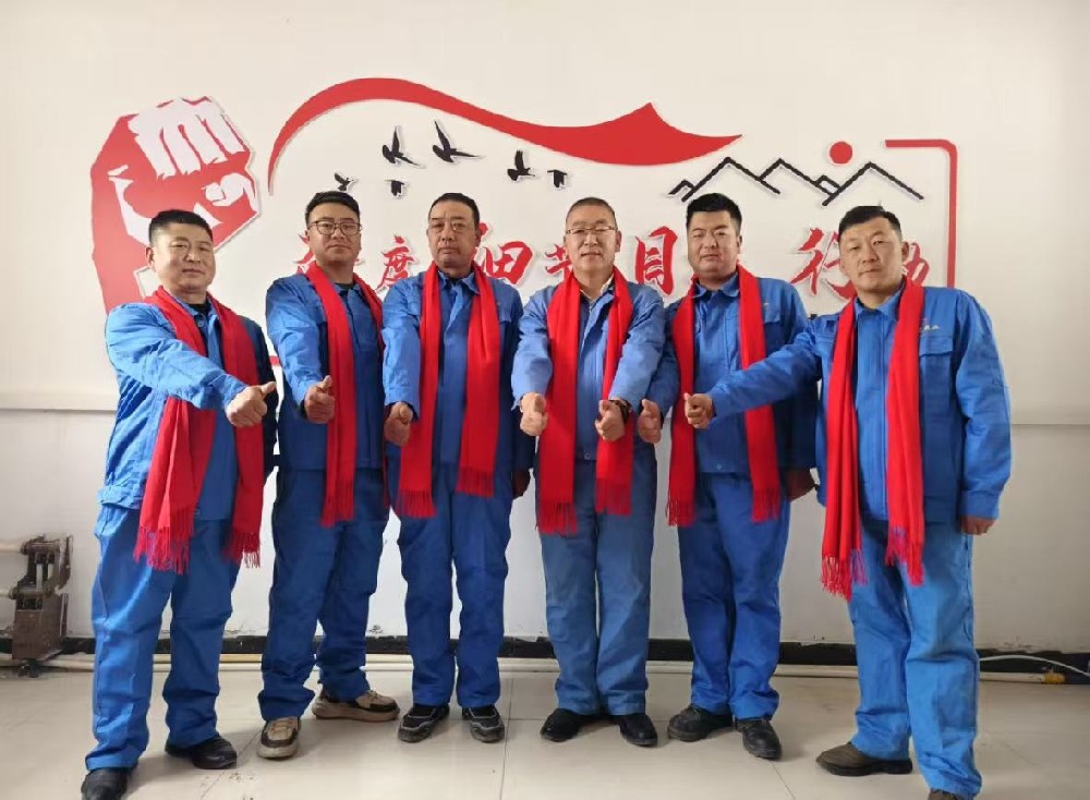 默默奉獻(xiàn)守護(hù)設(shè)備心臟，風(fēng)雨無阻保障生產(chǎn)順暢——記先進(jìn)集體前進(jìn)牧業(yè)設(shè)備部