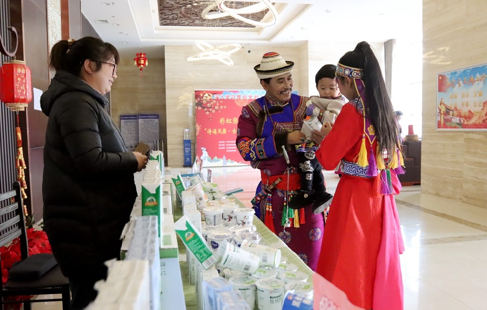 甘肅傳祁乳業(yè)為張掖市紀(jì)念“三八”婦女節(jié)115周年大會提供友情贊助