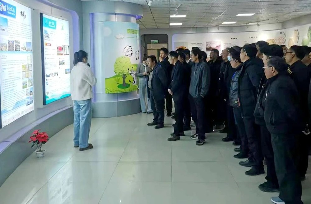 甘南州卓尼縣康多鄉(xiāng)2025年藏牛羊養(yǎng)殖培訓(xùn)班學(xué)員到甘肅前進(jìn)集團(tuán)觀摩學(xué)習(xí)