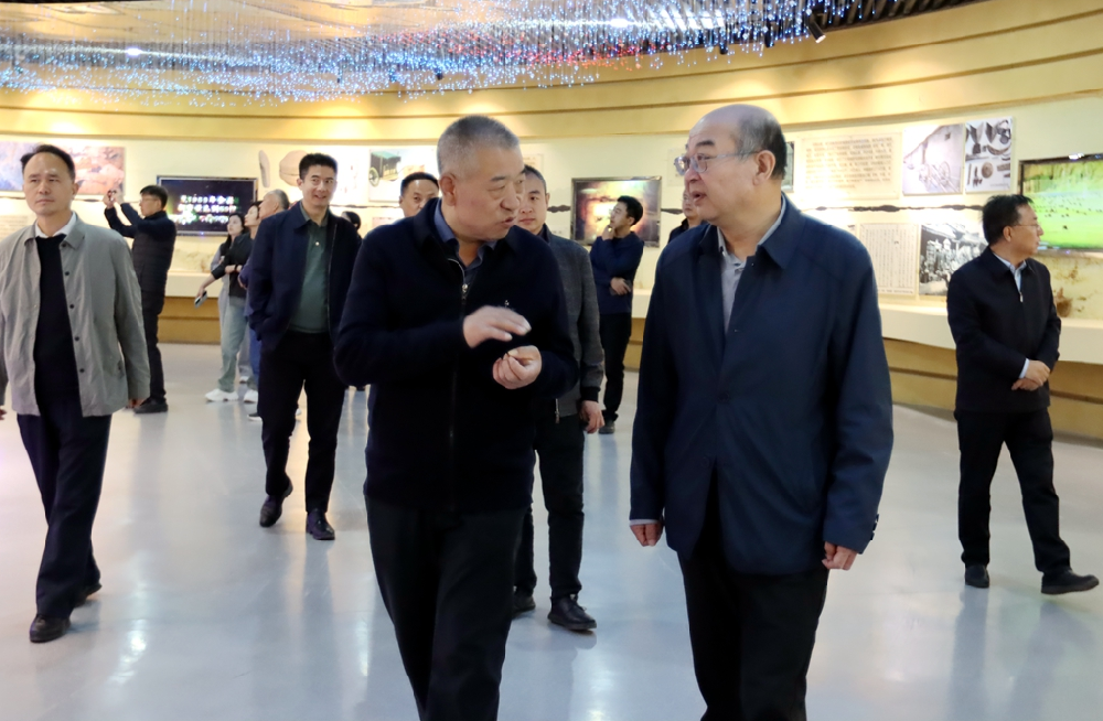 李仕寶一行到前進(jìn)農(nóng)業(yè)農(nóng)村實(shí)用人才培訓(xùn)基地調(diào)研