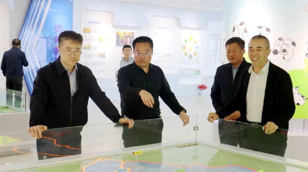 農(nóng)業(yè)農(nóng)村部科技發(fā)展中心黨委書記李巖一行到甘肅前進集團調(diào)研