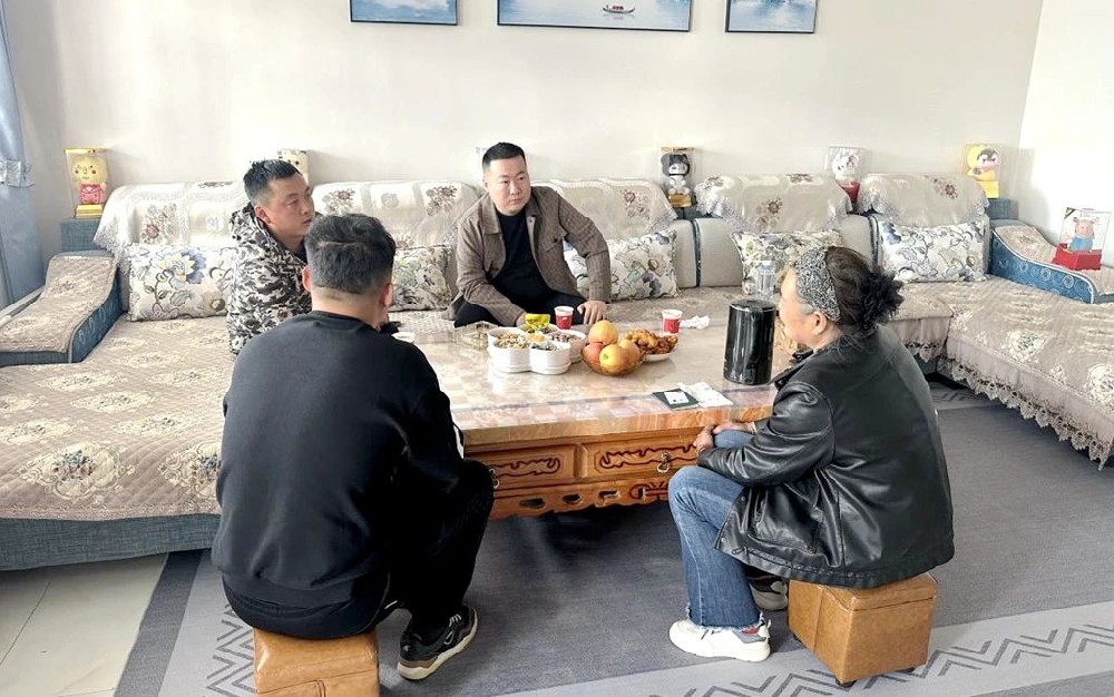 家訪送真情，關(guān)懷暖人心