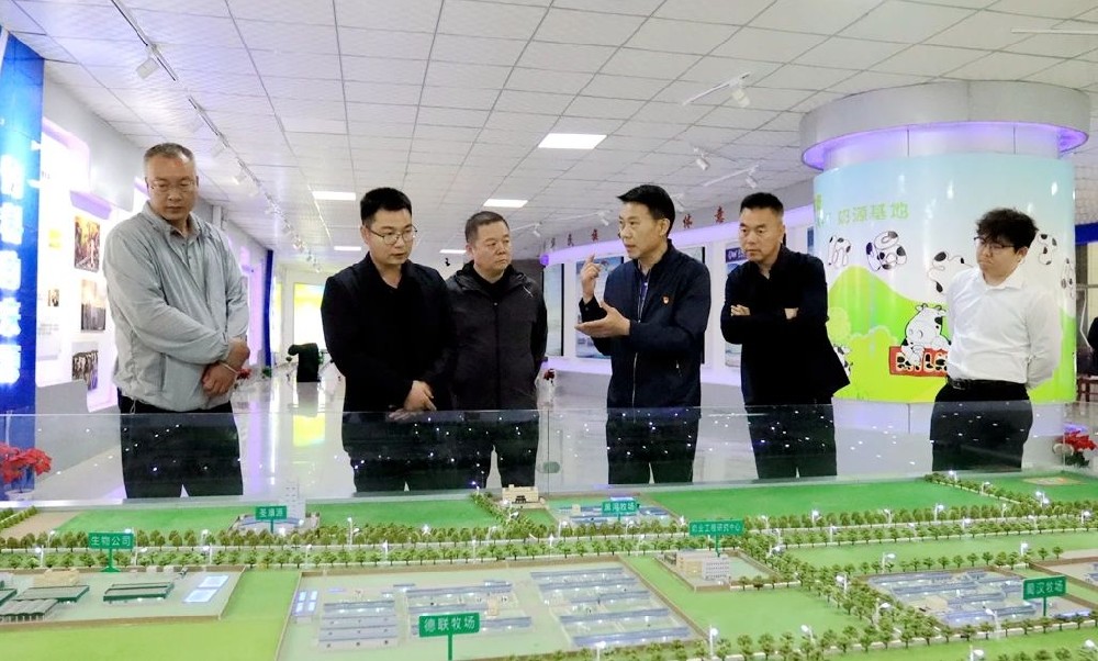 新疆維吾爾自治區(qū)阿勒泰農(nóng)業(yè)發(fā)展集團考察團到甘肅前進集團考察