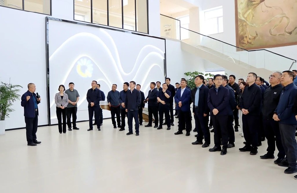 全省縣（市、區(qū)）委書記培訓(xùn)班學(xué)員走進甘肅傳祁甘味乳業(yè)開展現(xiàn)場教學(xué)