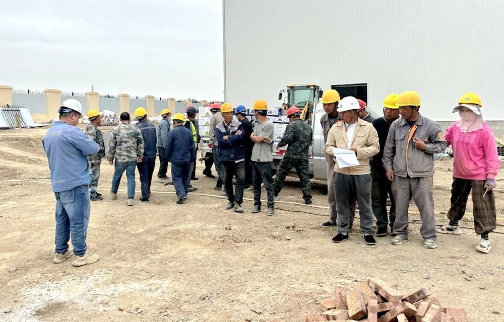 內(nèi)蒙古自治區(qū)政協(xié)副主席張磊帶領(lǐng)考察組到甘肅前進(jìn)集團(tuán)考察學(xué)習(xí)