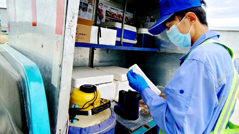 深耕繁育一線，守護(hù)牧場“生命線”