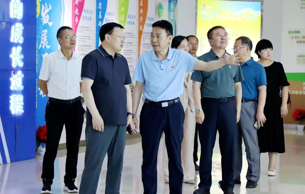 省審計廳副廳長杜明詩到甘肅前進集團調(diào)研