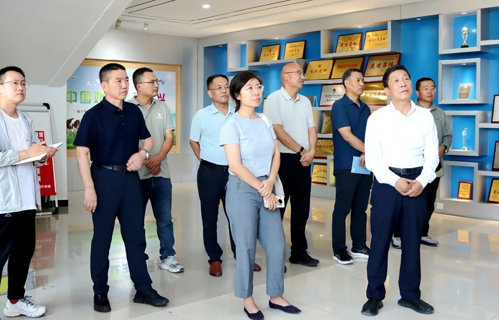 農(nóng)業(yè)農(nóng)村部畜牧獸醫(yī)局到甘肅前進牧業(yè)調研