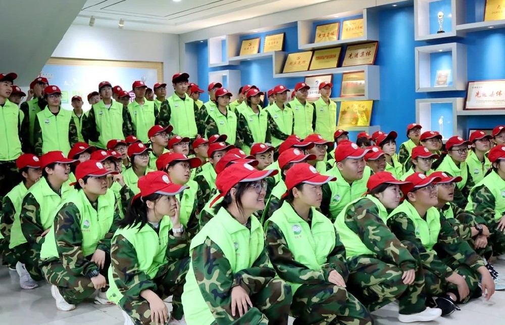 “研”途遇見美好，“學(xué)”中收獲成長——張掖市實(shí)驗(yàn)中學(xué)學(xué)生到前進(jìn)牧業(yè)開展研學(xué)活動