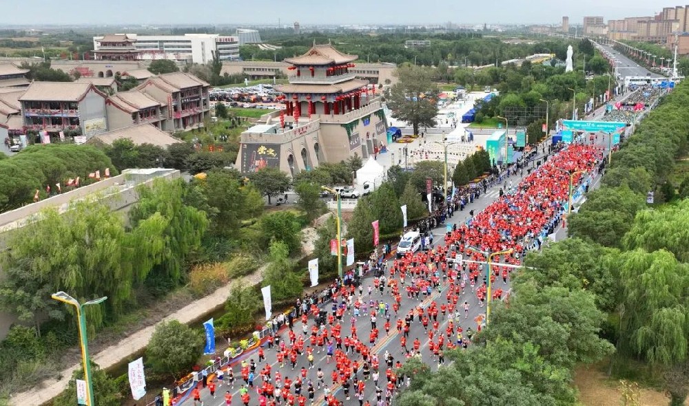 以“鮮”動能助力2025張掖·黑河半程馬拉松