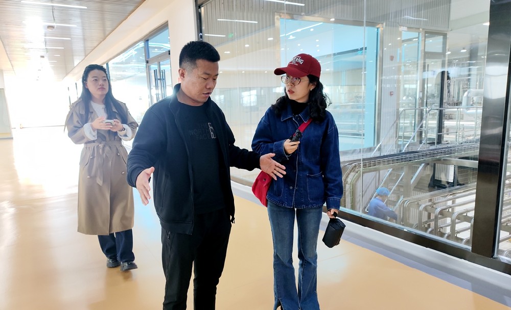甘肅工人報記者到甘肅傳祁甘味乳業(yè)采訪