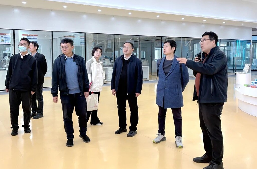 蘭州市工信局和科學(xué)技術(shù)局聯(lián)合調(diào)研組到甘肅傳祁甘味乳業(yè)開(kāi)展專(zhuān)題調(diào)研?