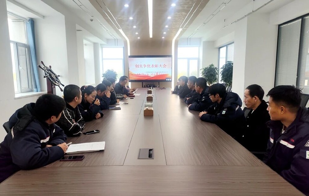 傳祁甘味乳業(yè)召開(kāi)第三季度創(chuàng)先爭(zhēng)優(yōu)表彰會(huì)